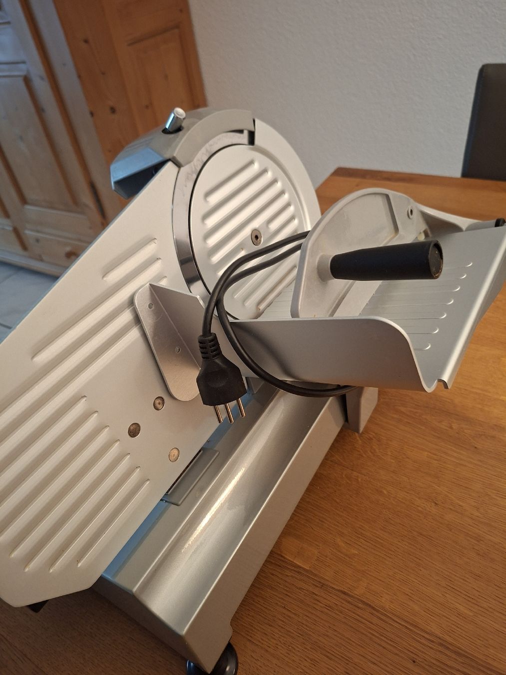 Trisa Elettrodomestici da cucina: Trisa Aufschnittmaschine Typ 6500 – Usato da Oetwil am See venduto da Barclay64 2