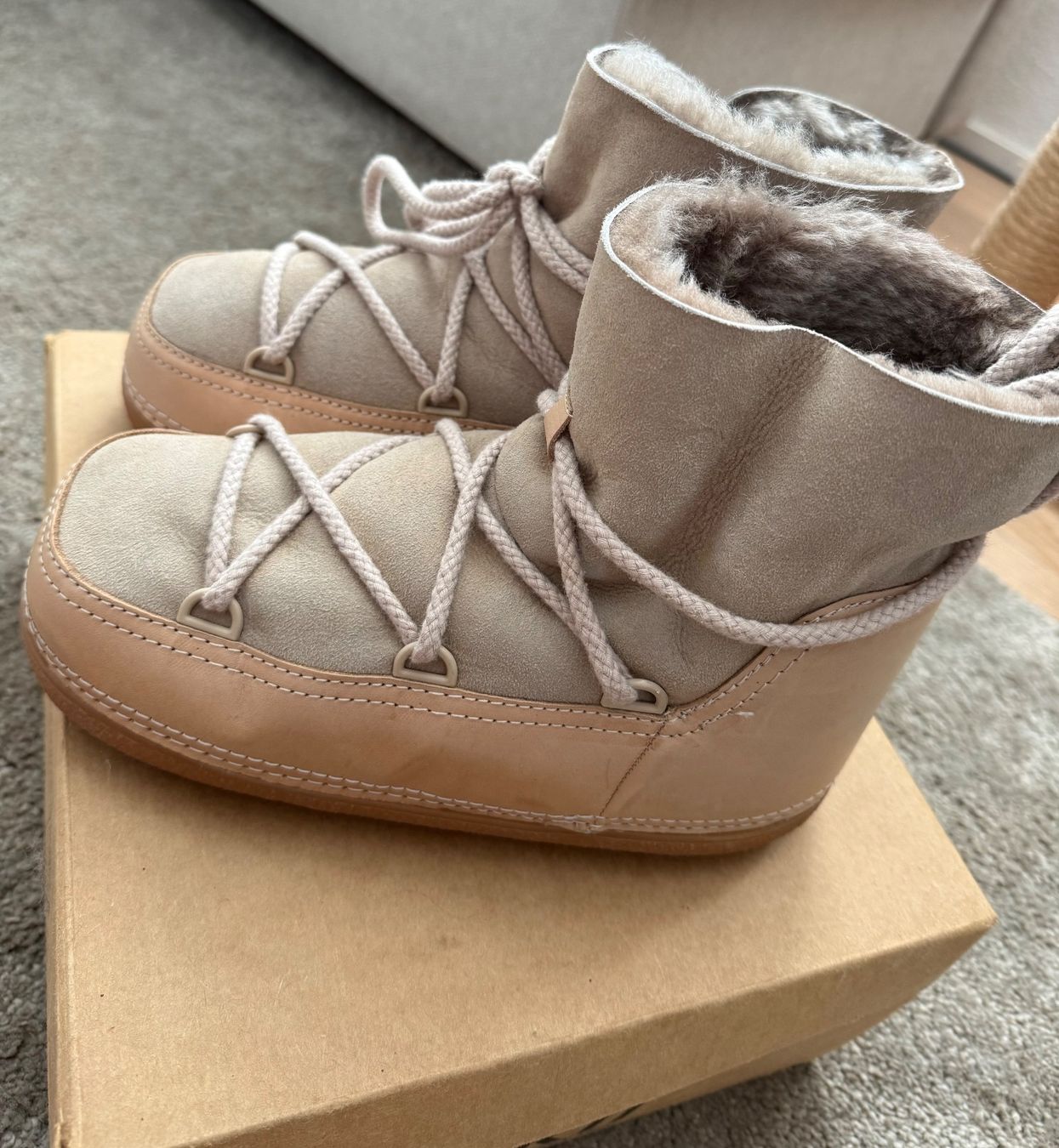 Scarpe da donna: IKKII Beige Boots Damen Lammfell Futter 41 – Usato da Beromünster venduto da Barbraa 3