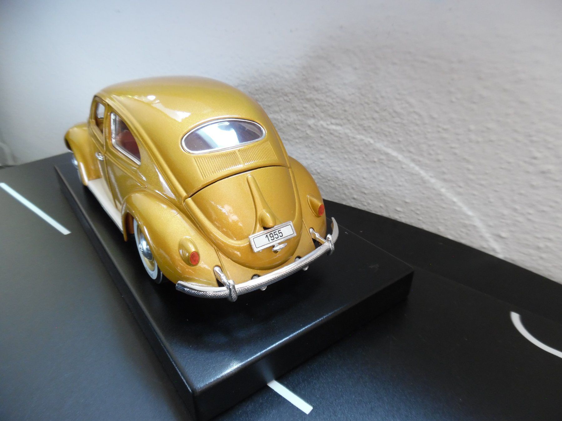 Volkswagen Modellautos: VW Käfer 1.000.000 ste Gold Beetle 1955 Metall 1;18 – Gebraucht aus Steinach von suzzi11 2