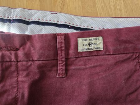 Pantalons Tommy Hilfiger taille 36/34 bordeaux 