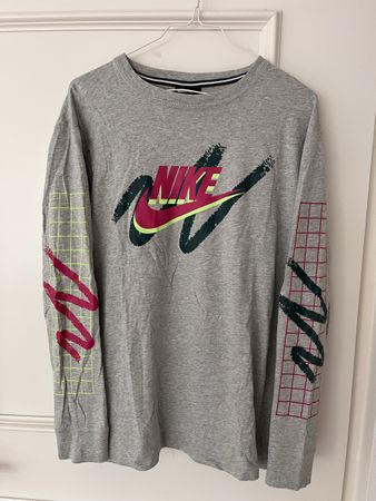 Nike Long Sleeve T-Shirt
