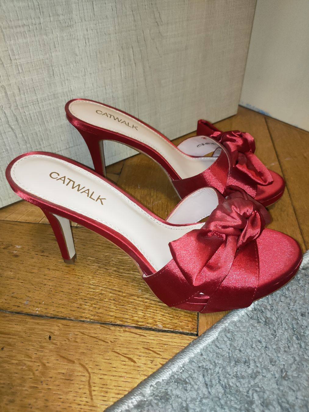 Ochsner Shoes Scarpe da donna: Mules à talons rouges, taille 36 – Nuovo (secondo la descrizione) da Lausanne venduto da Cassandra11 1