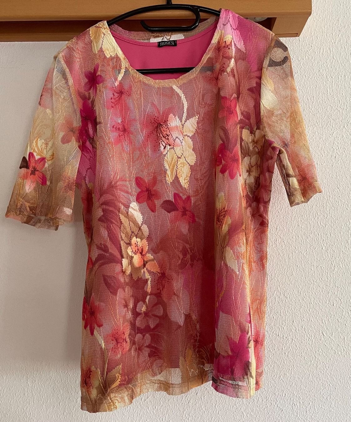 T-shirt: Tolles Marken-Shirt in 40 – Usato da Ebikon venduto da elischka