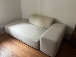Stoffsofa in Cremeweiss