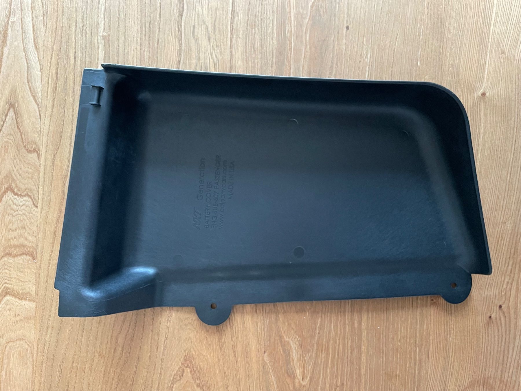 Ford Tutti pezzi di ricambio auto: 2005-2014 Ford Mustang battery cover – Nuovo (secondo la descrizione) da Neuchatel venduto da D9z2 1