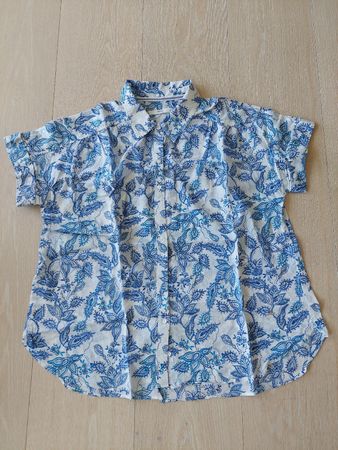 Damenbluse BRAX blau gemustert Grösse 44 neuwertig