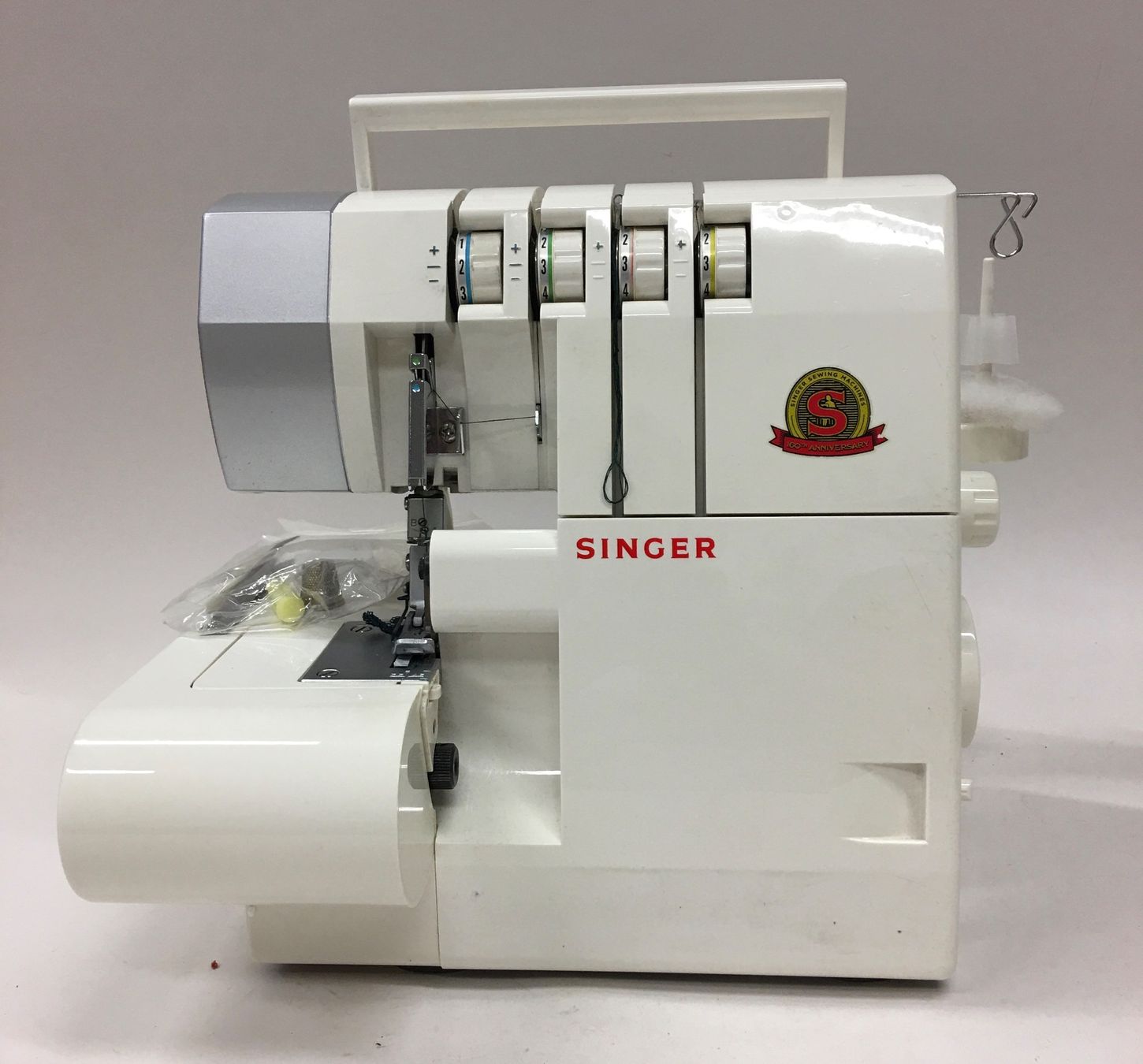 Singer Macchine da cucire: Singer 14SH754 Overlock mit Zubehör neu – Nuovo e nell'imballaggio originale da Olten venduto da ELHANDEL
