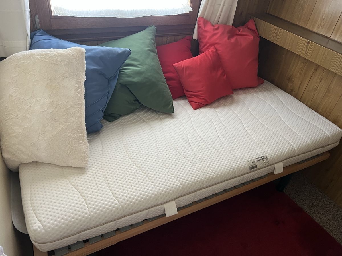 Letti: Bett mit Kissen – Usato da Appenzell venduto da jul_gxy5