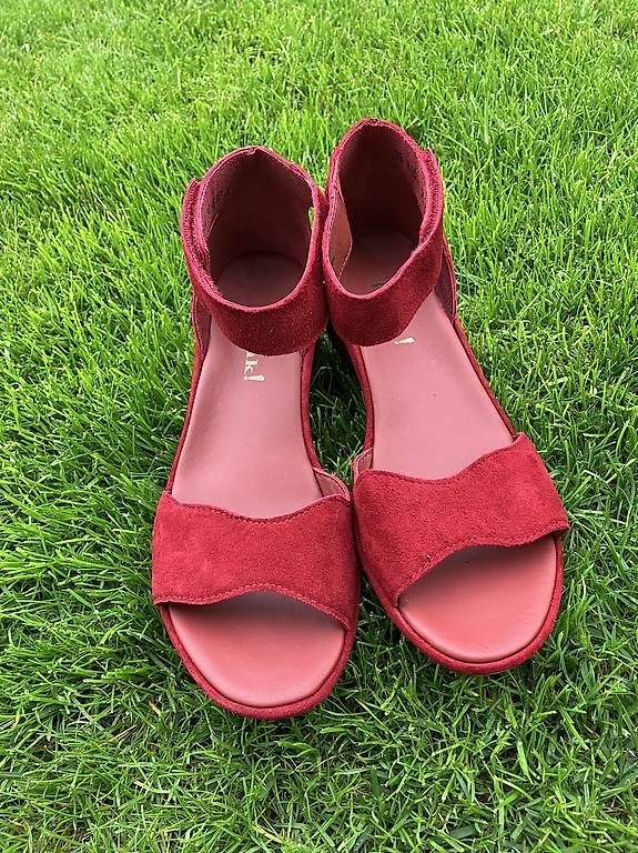 Scarpe da donna: Think! Wedsch Riemchensandale Gr.37 – Usato da Lyss venduto da stubenwagen