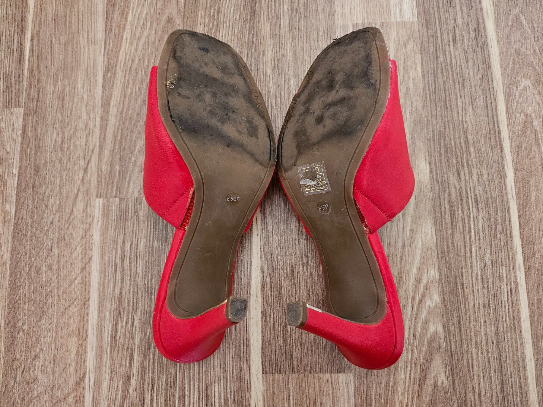 DKNY Damenschuhe: DKNY Bronx Pantolette in Rot, Grösse 37 – Gebraucht aus Zürich von natalos 4