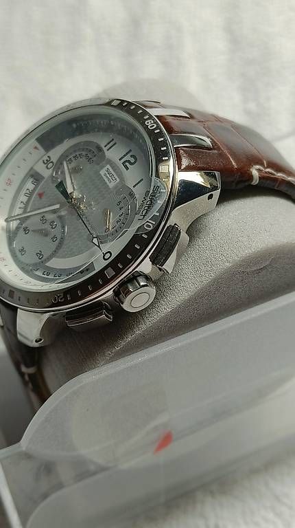 Swatch Orologi: Swatch YRS403 - Cold Hour - Retrograde – Usato da Féchy venduto da piter1 1