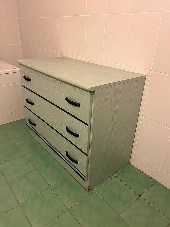 Cassettiere: Commode 3 tiroirs vert clair / bois  bon état – Usato da Apples venduto da ABATilleul