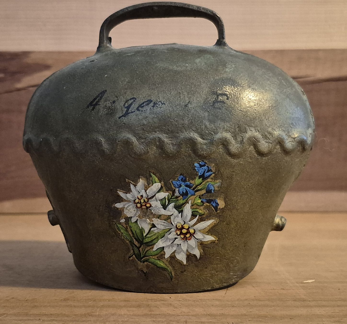 Glocken & Treicheln: antike handbemalte Schelle, Glocke – Gebraucht aus Basel von wer_smt6