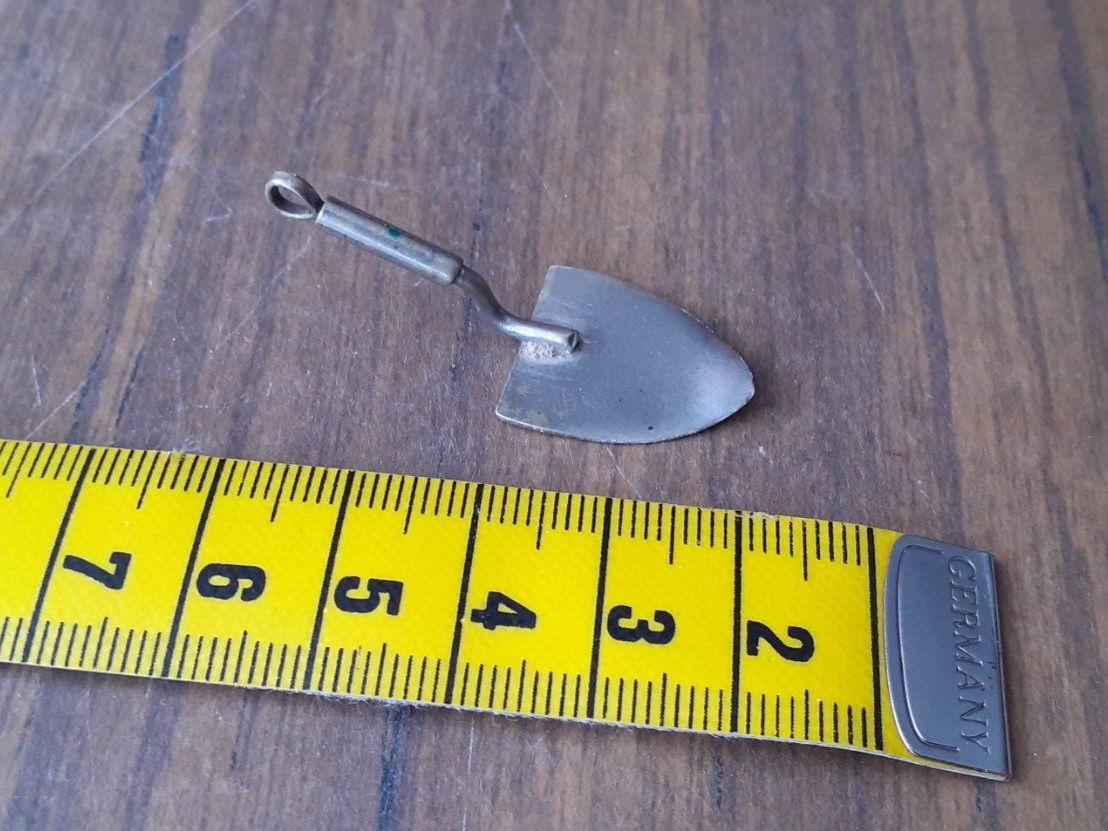 Alle Dekorationen: Schaufel Miniaturobjekt antik – Gebraucht aus Mörschwil von antiksalon 7