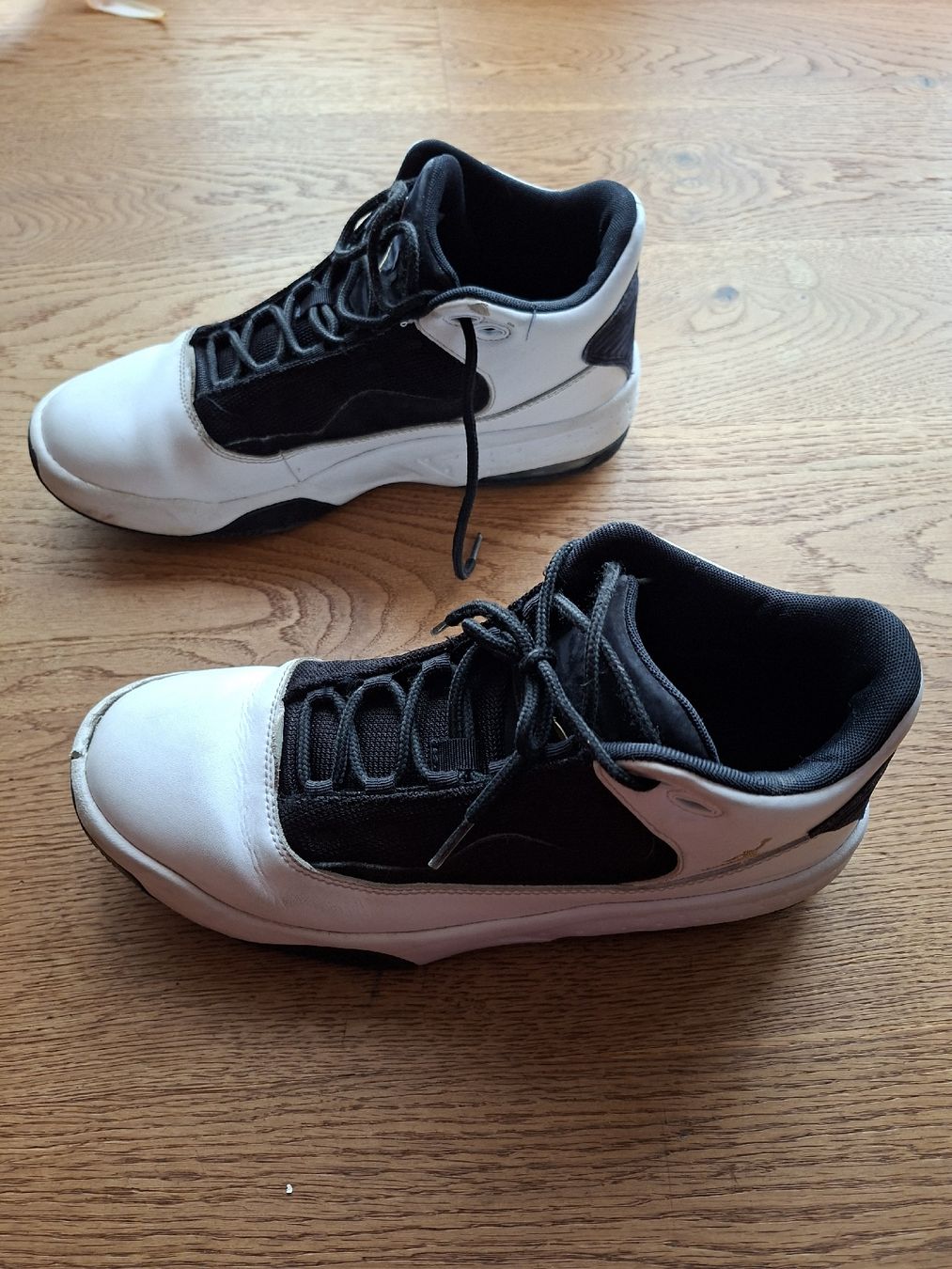 Jordan Scarpe da uomo: Jordan Max Aura 2 Weiss/Schwarz – Usato da Unterengstringen venduto da NiLi_2012 2