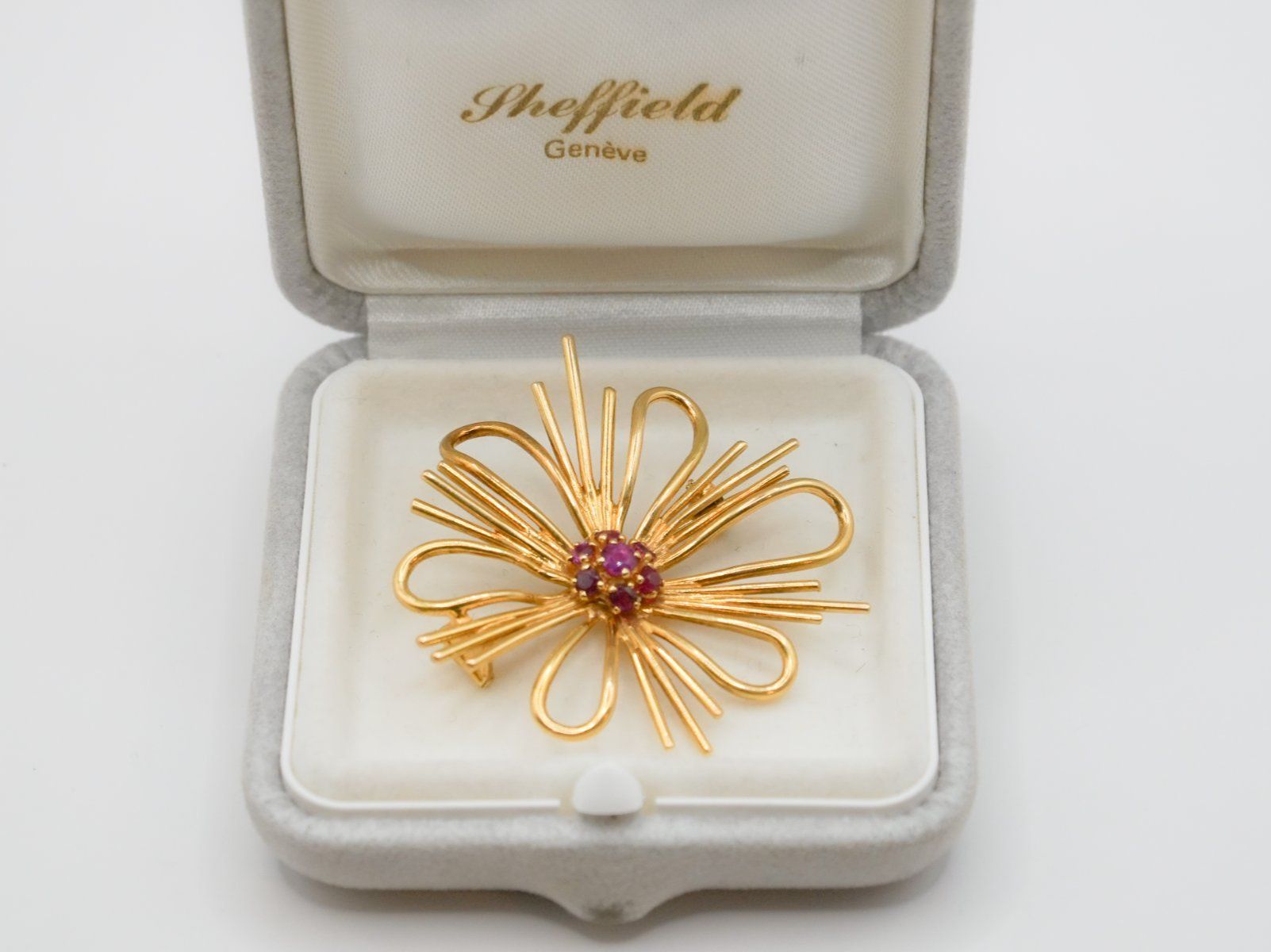 Spille & Fermagli: Broche en Or 18 carats / 750 - rubis – Usato da Bogis-Bossey venduto da VNT-GE.ch 1