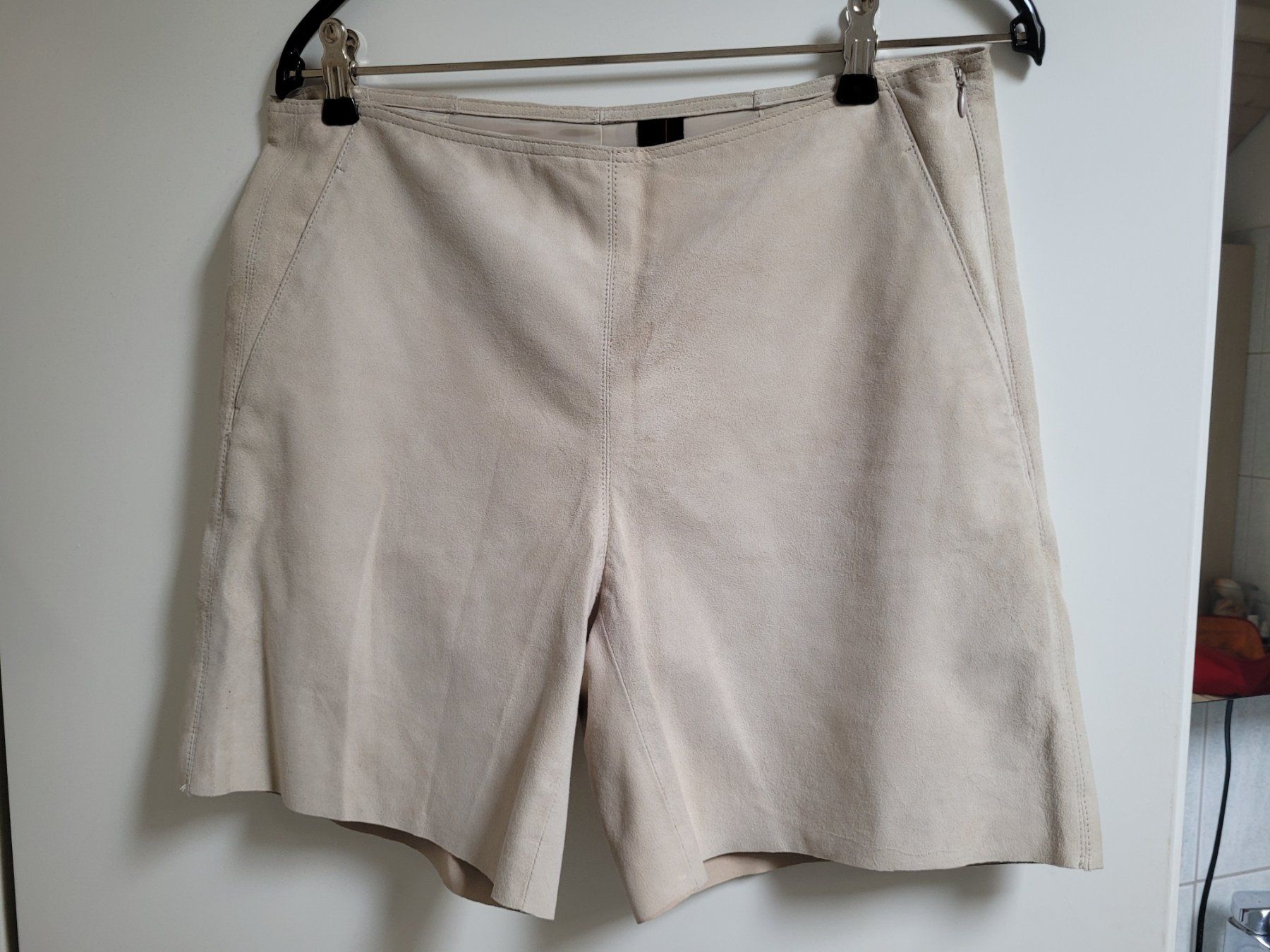 Marc Cain Pantaloni: Echtleder Shorts der Marke Marc Cain – Nuovo (secondo la descrizione) da Oberweningen venduto da kvo_r5ws