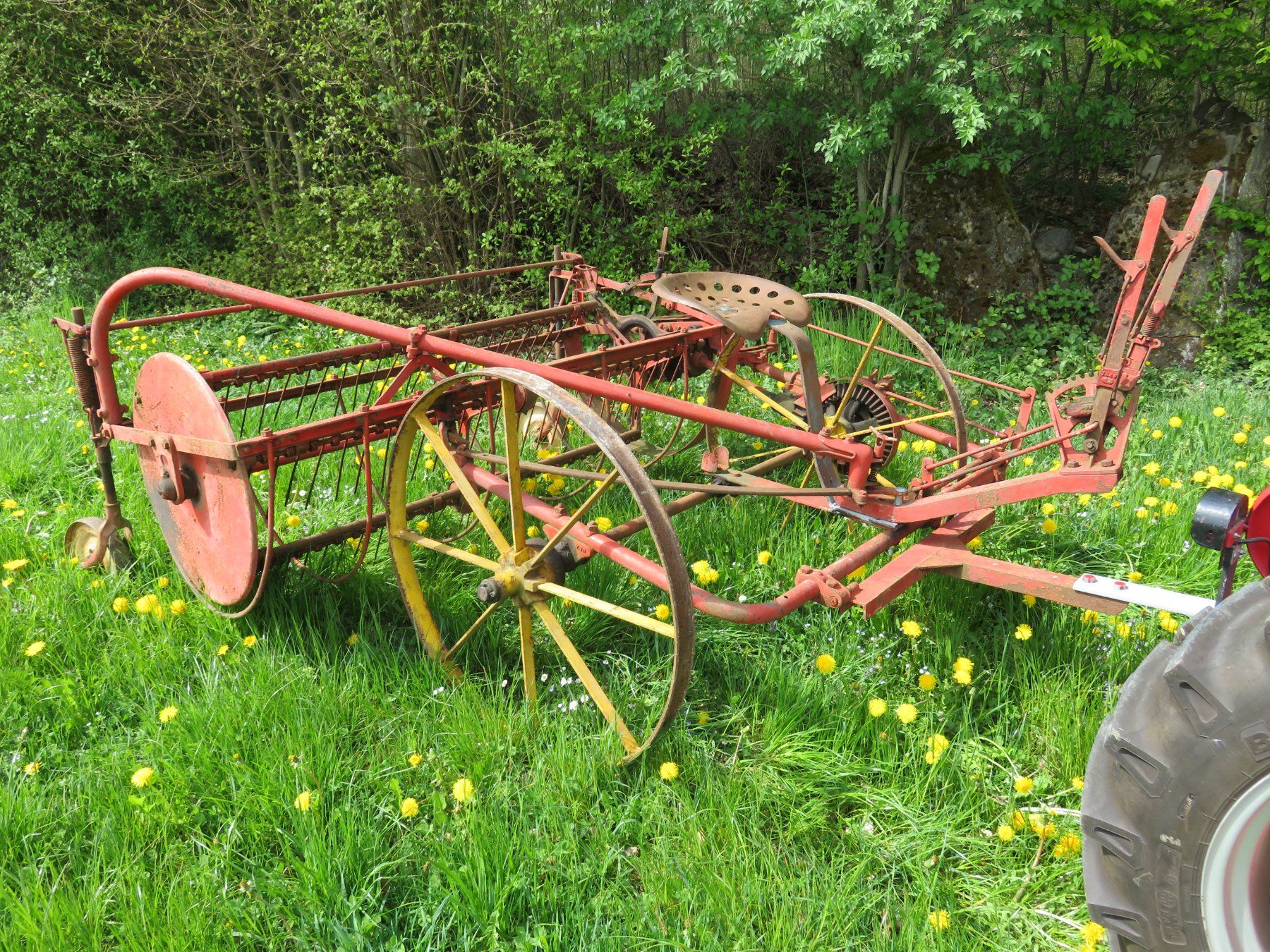 Bucher Raccolta foraggio grezzo: Heuwender Schwadenrechen ohne Traktor – Usato da Hörhausen venduto da Kobi114830 3