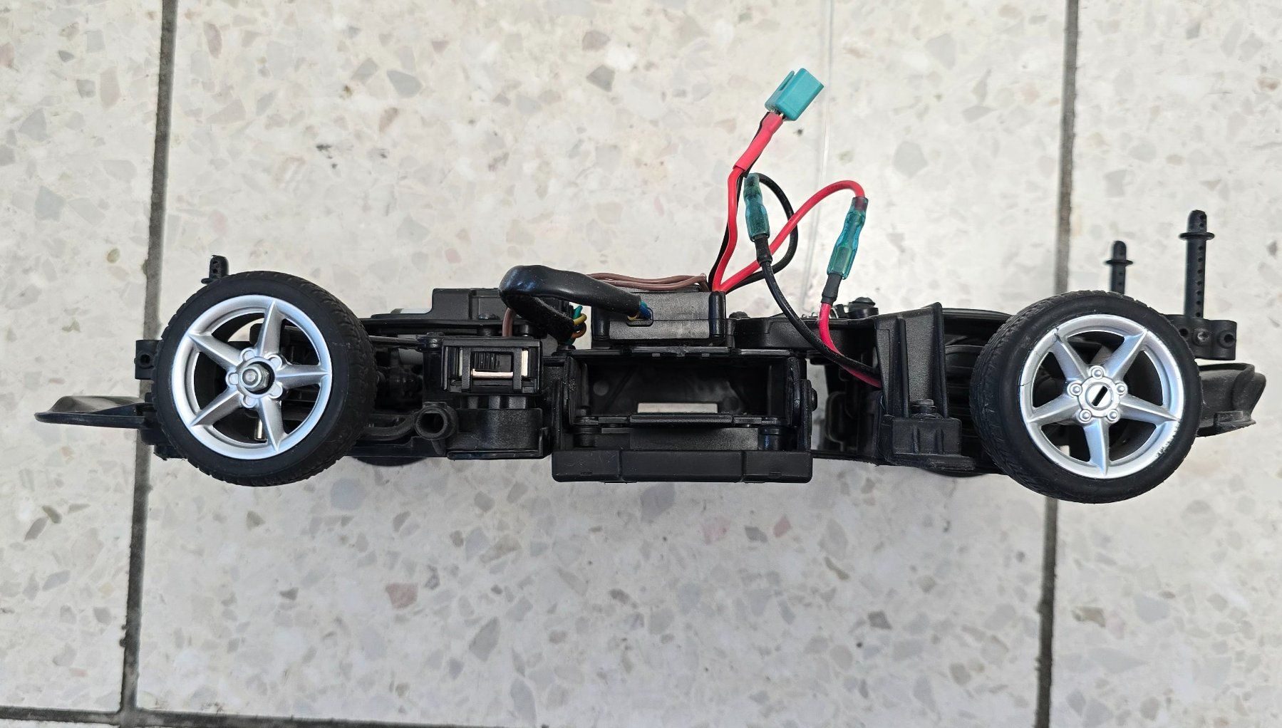Modellismo RC: Carisma RC-Auto im Ferrari-Design – Difettoso da Wallisellen venduto da adrian.w.19 5
