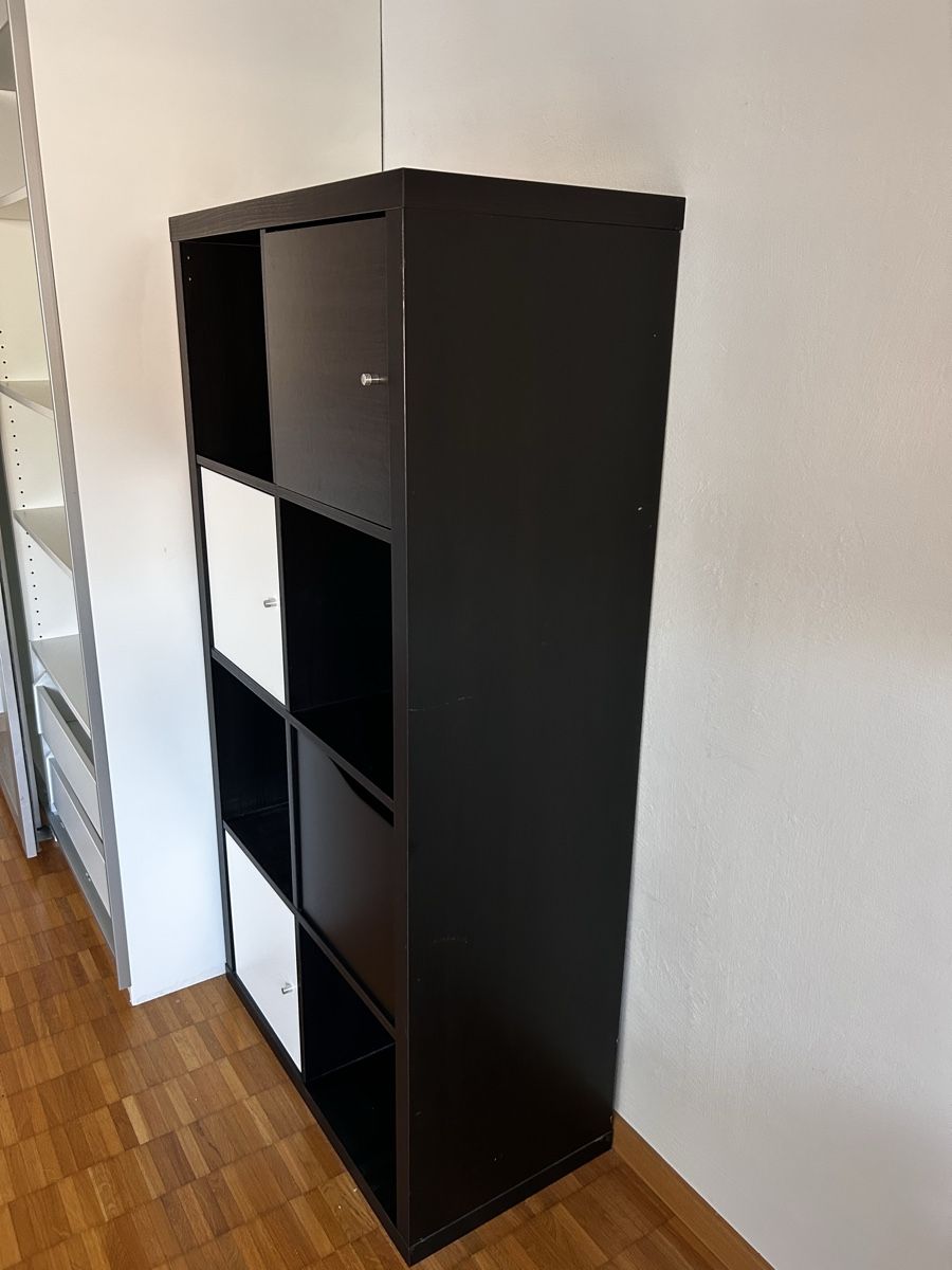 Ikea Regale: Kallax mit eingebauten Türen – Gebraucht aus Zürich von ylenia-p 1
