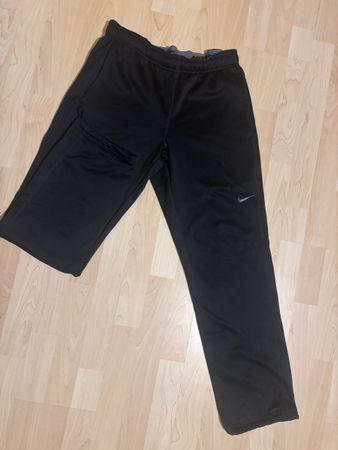 Nike Therma-Fit Trainingshose Schwarz Grösse S guter Zustand