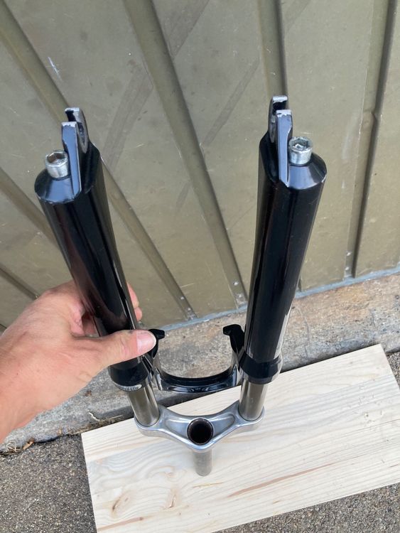 Fourche Rock Shox Judy XC Tube 1 1/8  Avec Filetage 17.2 CM Rétro MTB