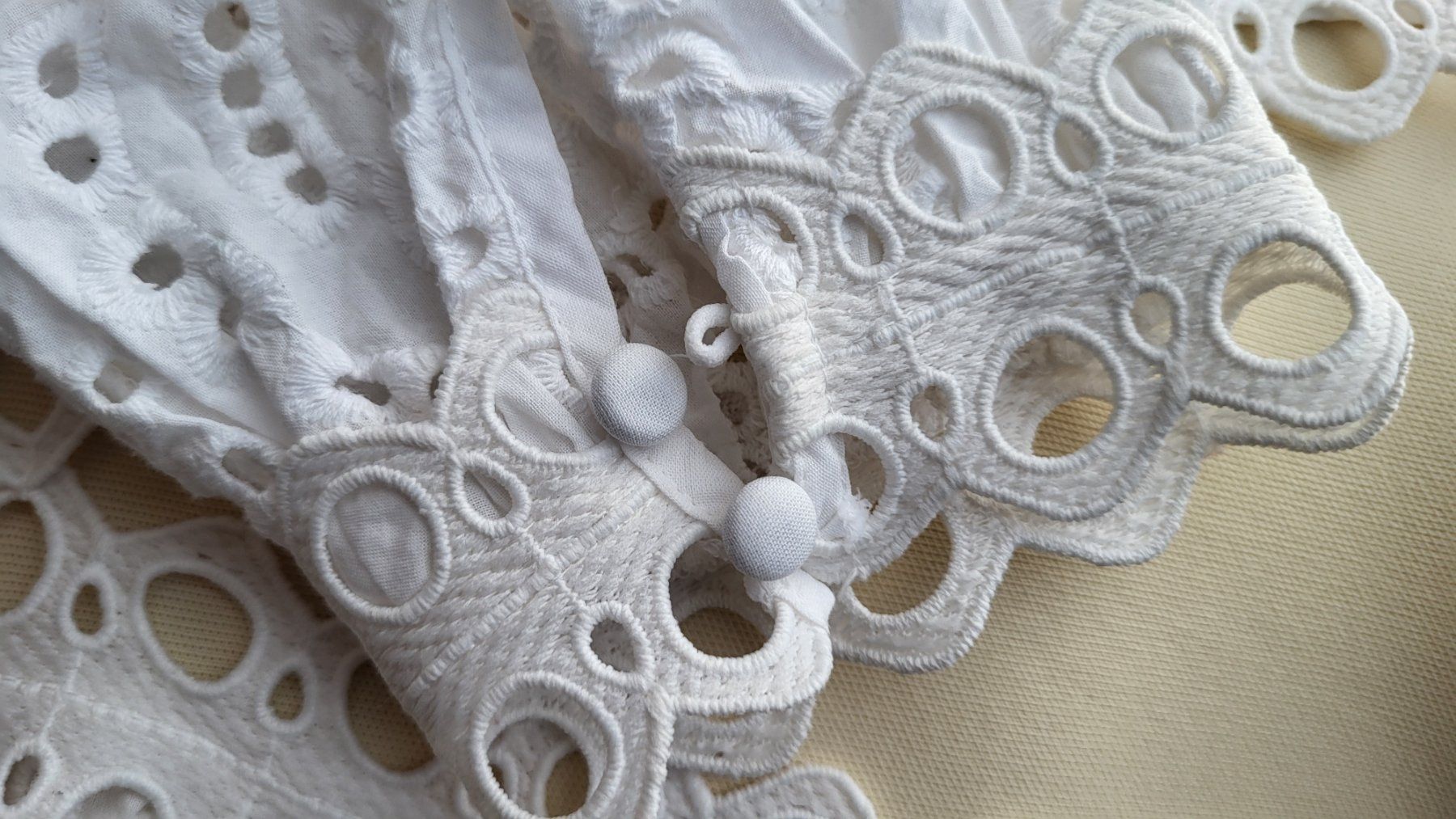 Blusen: Blouse blanche en coton – Neu und originalverpackt aus Fribourg von VictoriaShop7 5