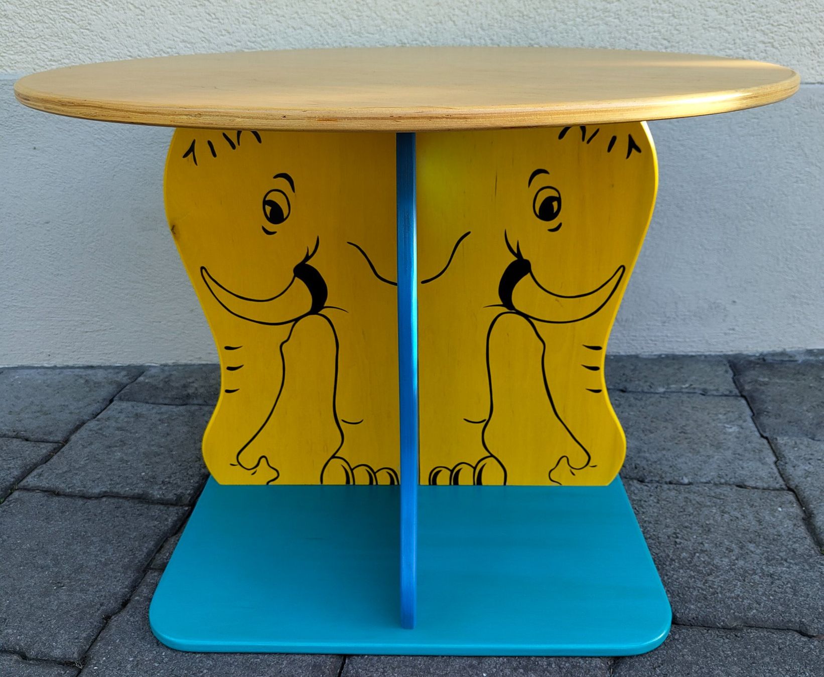 Tavoli: Kindermöbel / Tisch rund, Kreuzfuss – Nuovo (secondo la descrizione) da Stettfurt venduto da deltacharlie1 1