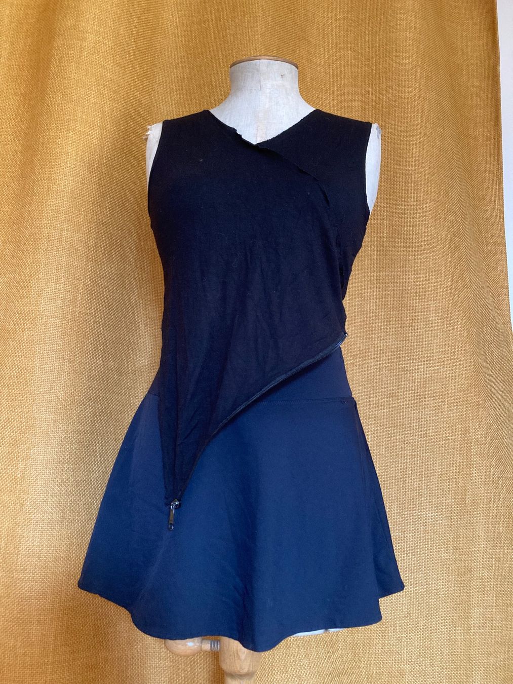 Kleiderpakete: ensemble original de styliste jupe et haut – Gebraucht aus Ardon von hel_2sxp