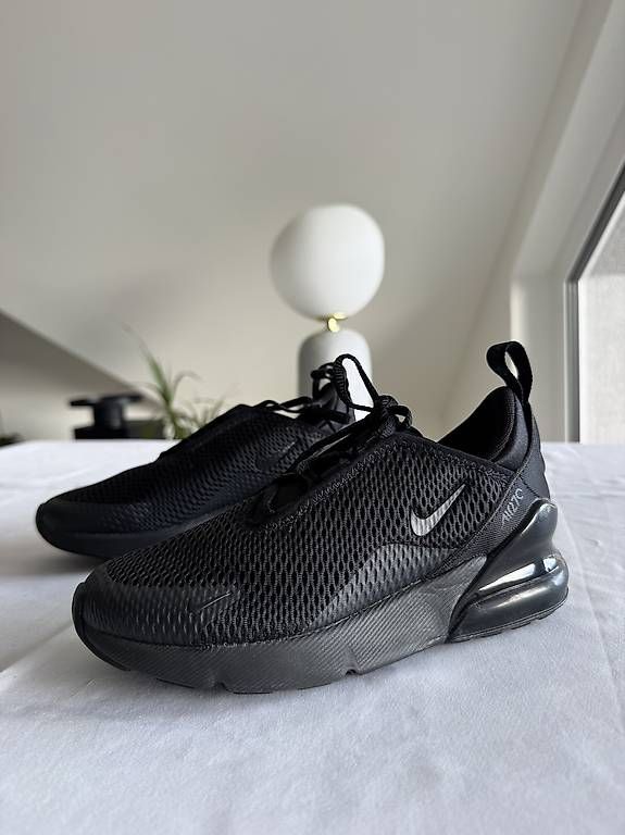 Chaussures hommes: Nike Air Max 270  Kinder – Neuf avec emballage d'origine à Schlieren par gue_m9qk