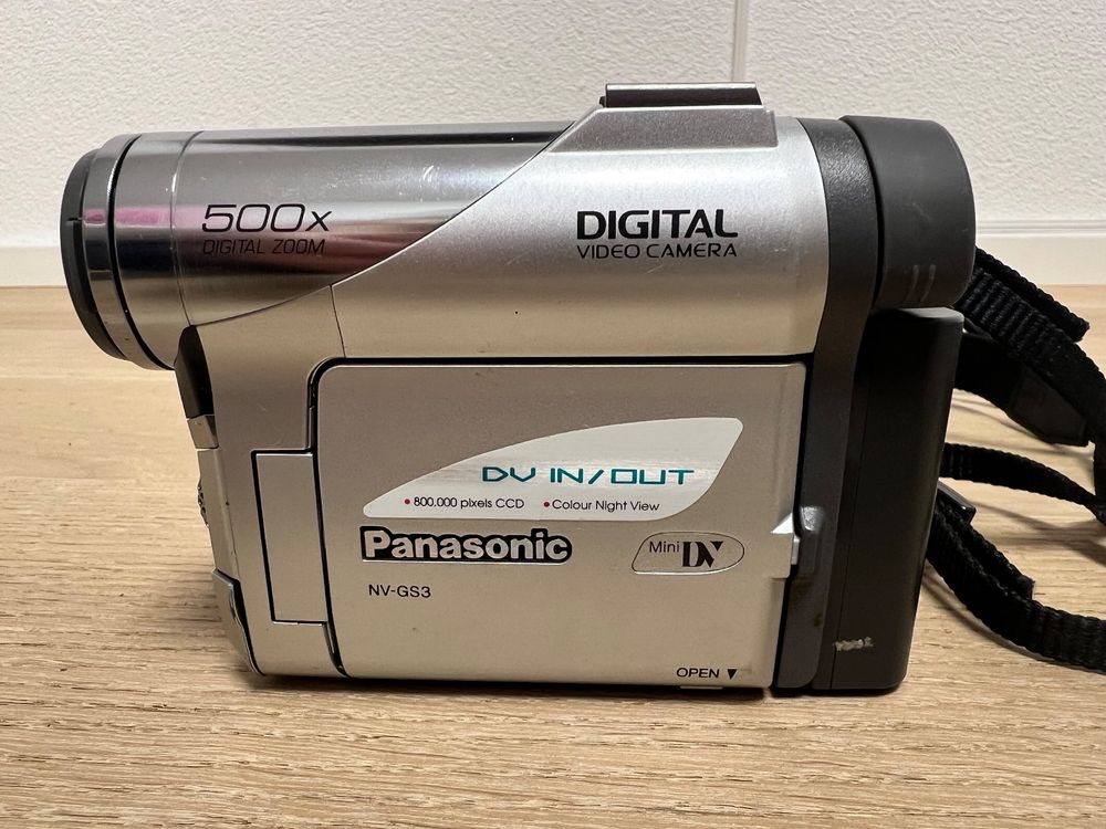 vhbw 2x batteria compatibile con Panasonic NV-GS11, NV-GS15, NV-GS1, NV-EX3, NV-GS5, NV-GS3, NV-GS7 videocamera camcorder (900mAh, 7,2V, Li-Ion