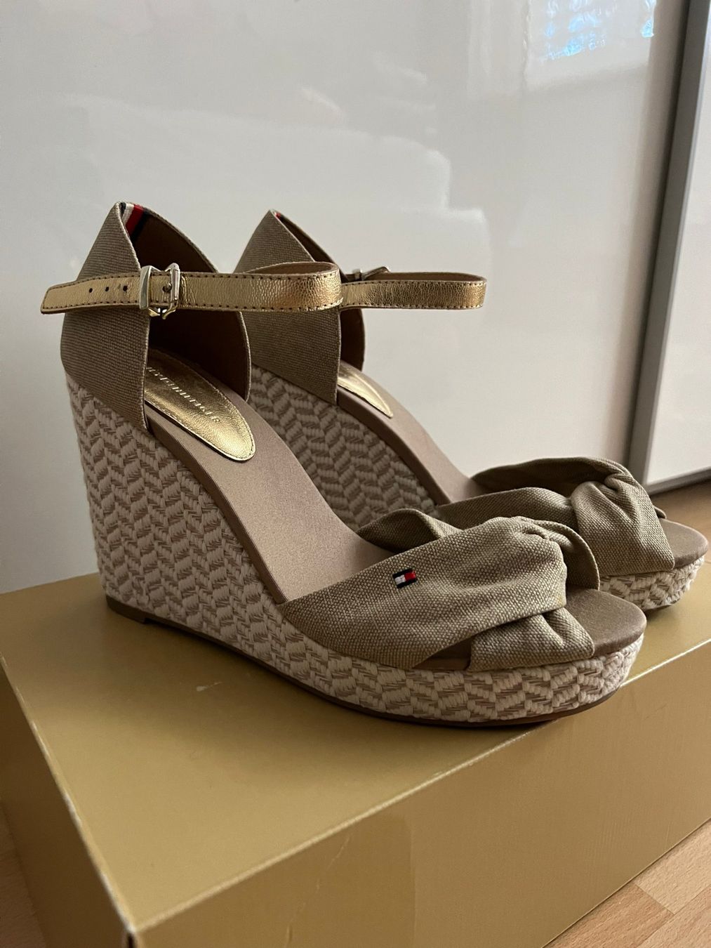 Tommy Hilfiger Scarpe da donna: TOMMY  HILFIGER Espadrilles – Usato da Steinmaur venduto da Kiki_m240 1
