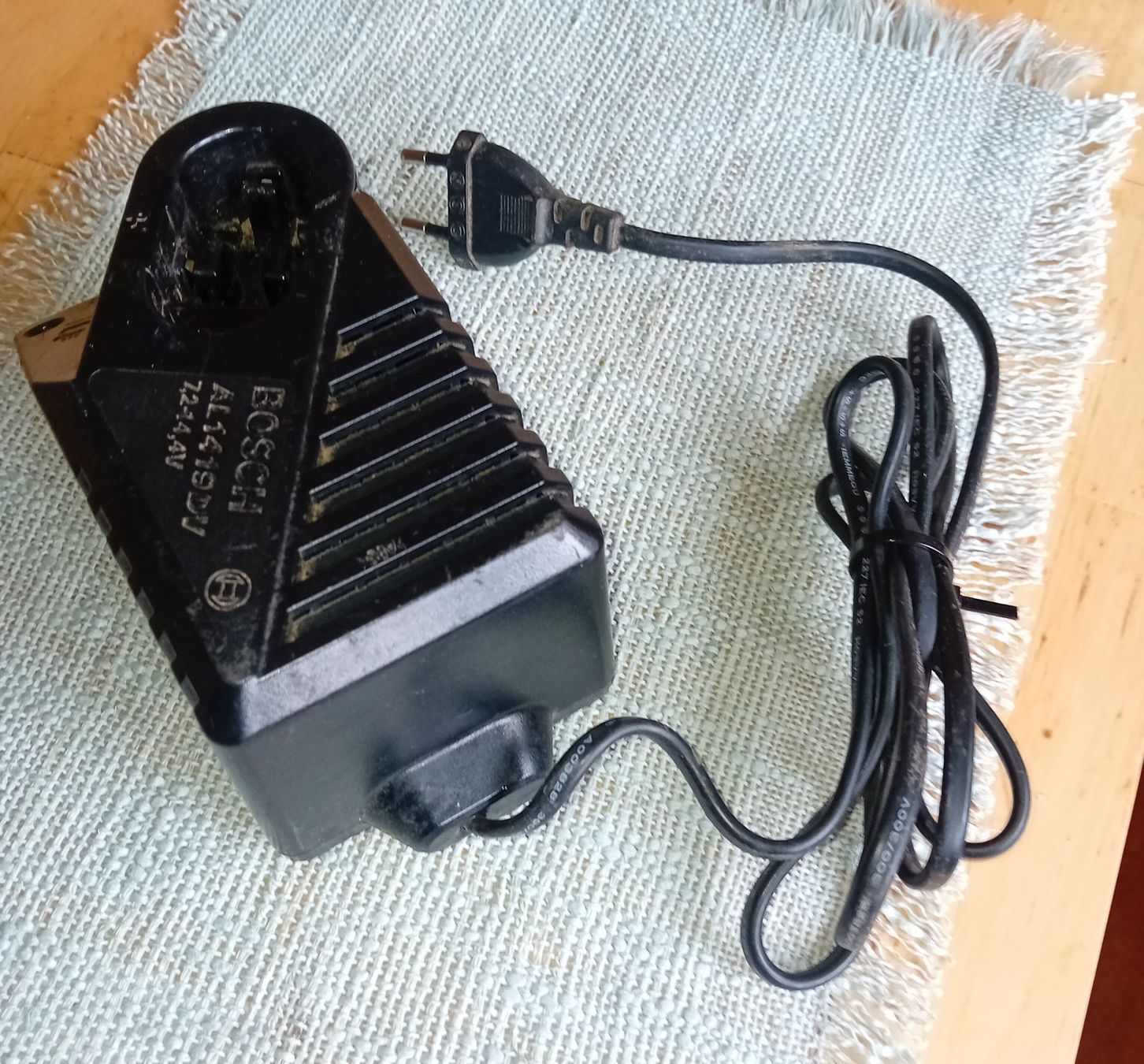Bosch Caricatori & Batterie: Ladestation BOSCH – Usato da Arbon venduto da kor_w5lq 1