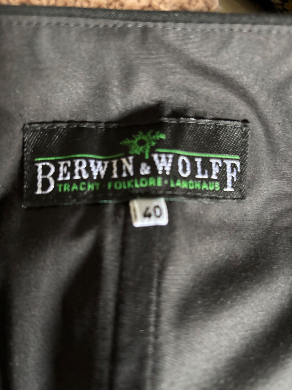 Vestiti: Dirndl Berwin & Wolff 40 Mit Schürze aus Seide und Bluse – Usato da Balsthal venduto da Uroby 8