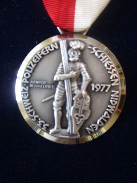 Medaillen: 33. Schweizerisches Polizeifernschiessen 1977 Nidwalden NW – Neu (gemäss Beschreibung) aus Luzern von Horoskop1 1