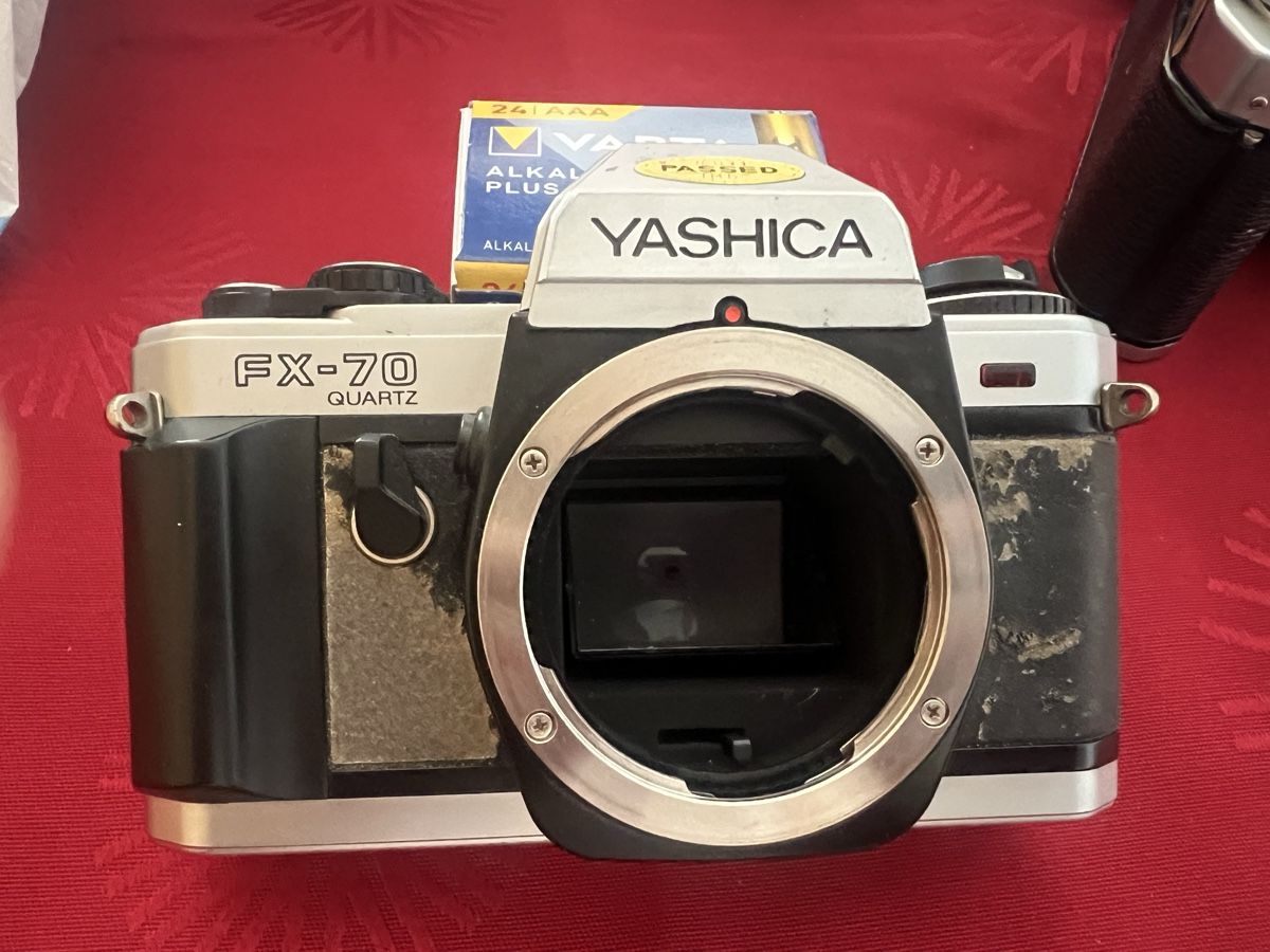 Yashica Fotocamera: Yashica FX-70 Qaurtz – Usato da Zürich venduto da jao_2bx7