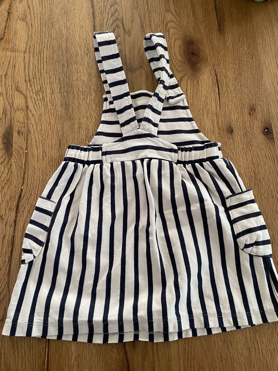 H&M Robes et jupes: Süsses Kleid Gr. 92 – D'occasion à Hohentannen par Hawaii29 2