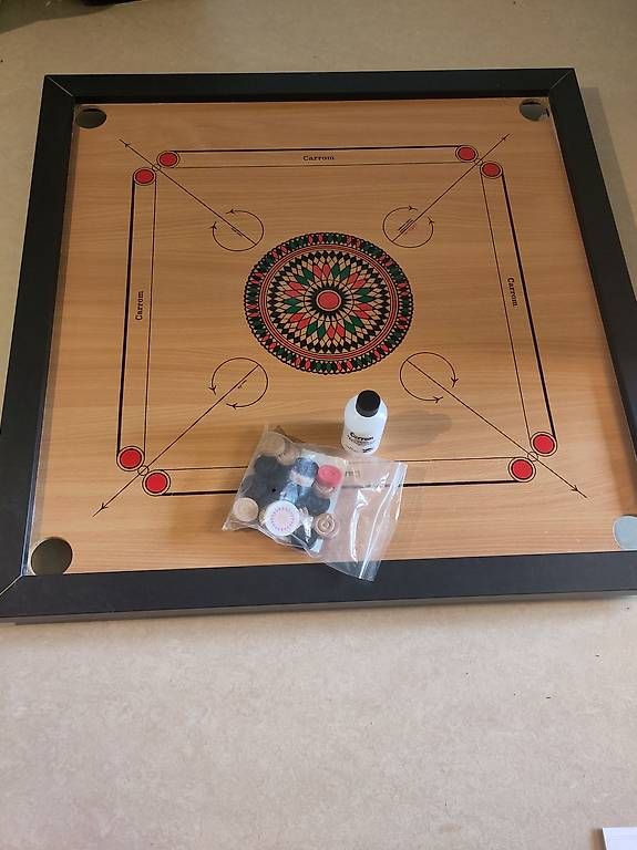 Giochi: Carrom 80x80 cm – Usato da Ebmatingen venduto da gus_q6yw