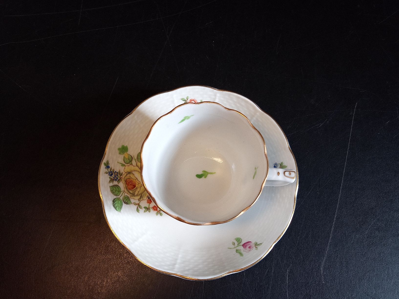 Herend Tazze: Herend Tasse mit Unterteller – Usato da Reiden venduto da Zofi-Brocki 1