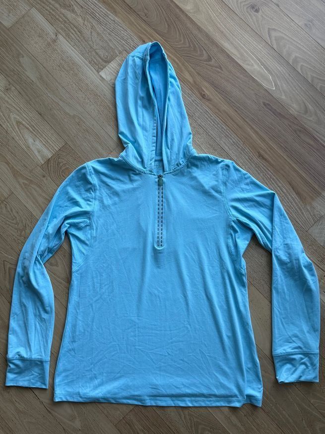 Pullover & Sweatshirts: Active Hoodie, hellblau, Grösse M Sport Langarmshirt Pulli – Gebraucht aus Horw von Muger3