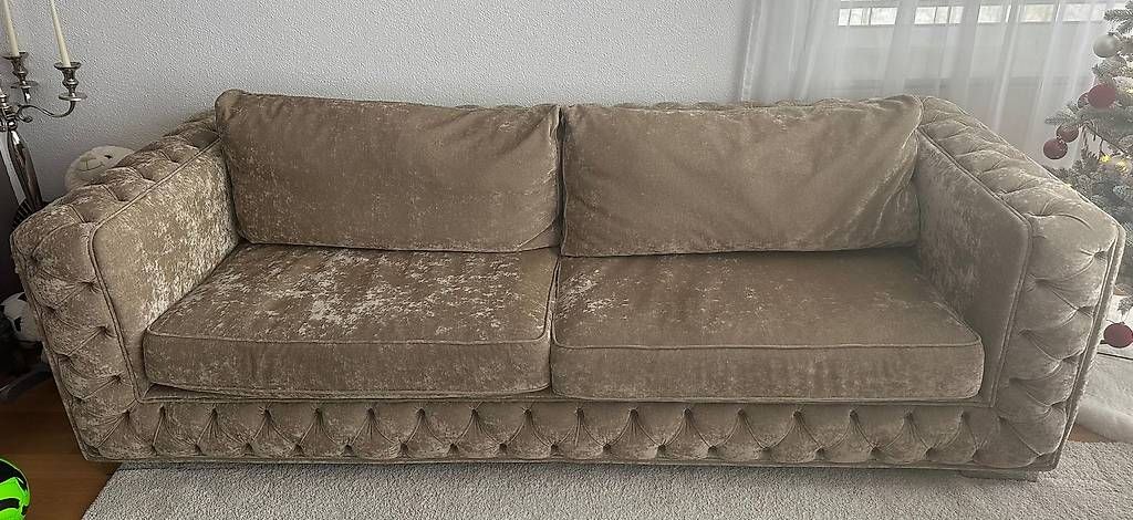 Chesterfield Divani: Hochwertige Couch zu verkaufen – Usato da Regensdorf venduto da Cla_yd2g 1
