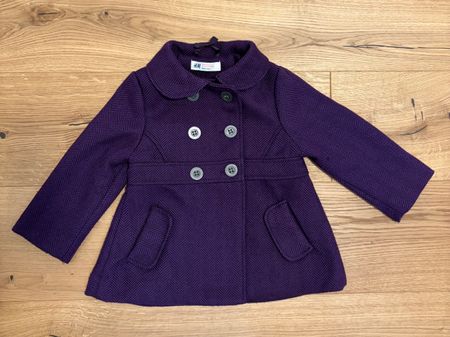 Kinder Mantel H&M violett Fischgratmuster, Grösse 92