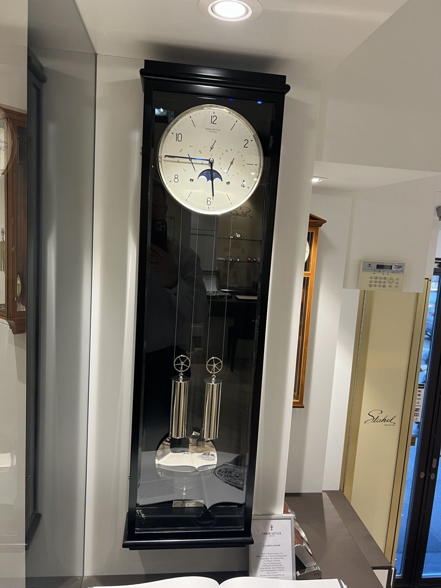 Sattler Orologi da terra & Orologi da parete: Erwin Sattler Regulator Wanduhr NEU – Nuovo e nell'imballaggio originale da Schaffhausen venduto da oscarstahelag