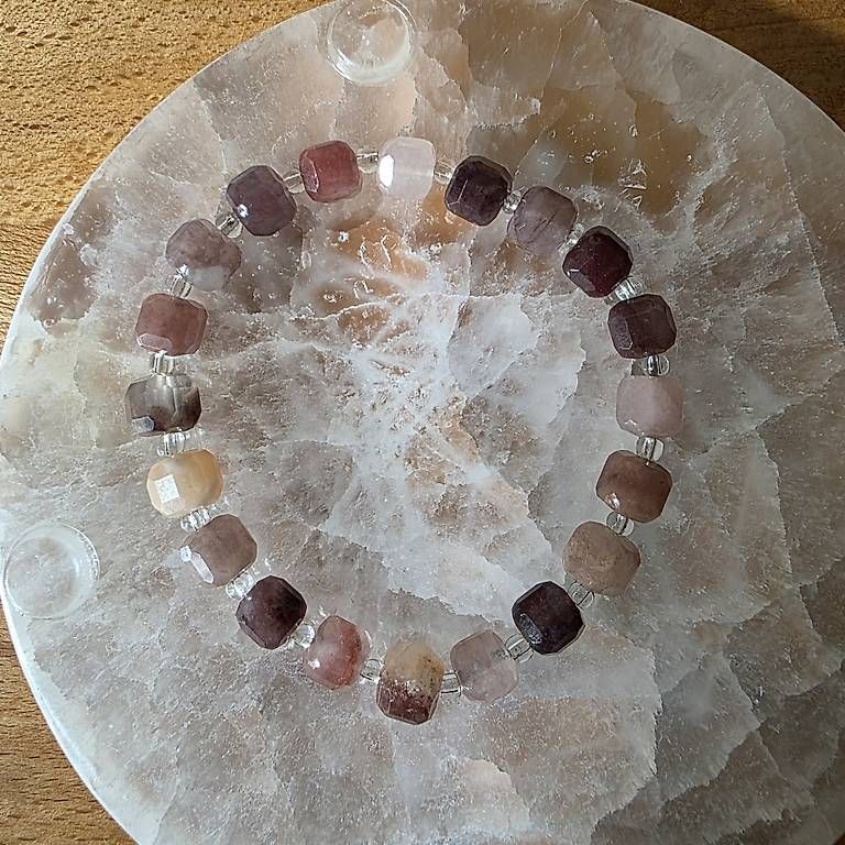 Bracciali & Braccialetti: Bracelet en perles d'Agate facettée, 15 cm – Usato da Orbe venduto da Adaline.64