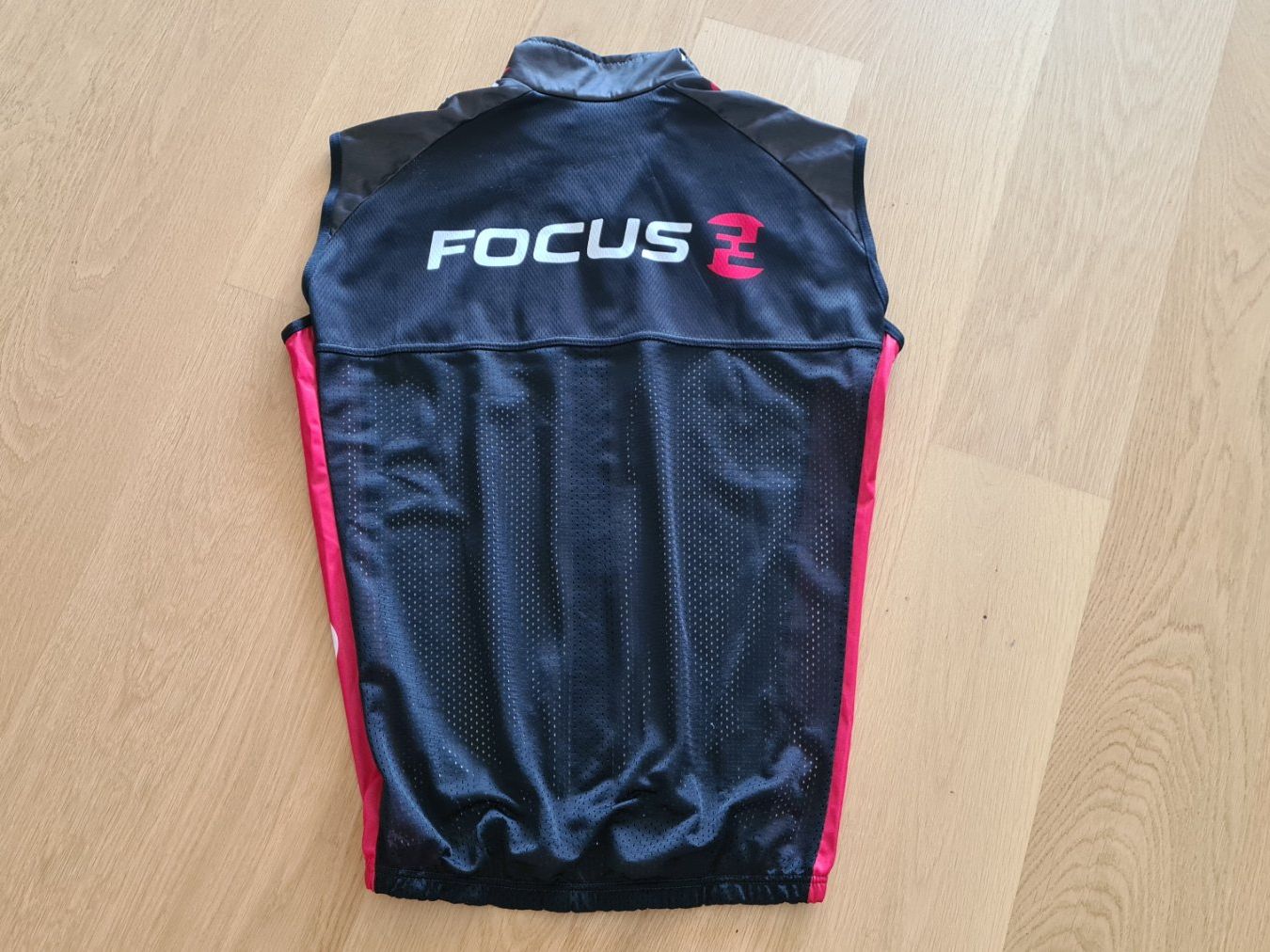 Canottiere & Pantaloni: FOCUS VERMAC Isolation Cycling Rennvelo Weste/ L – Usato da Winterthur venduto da stufaphi 3