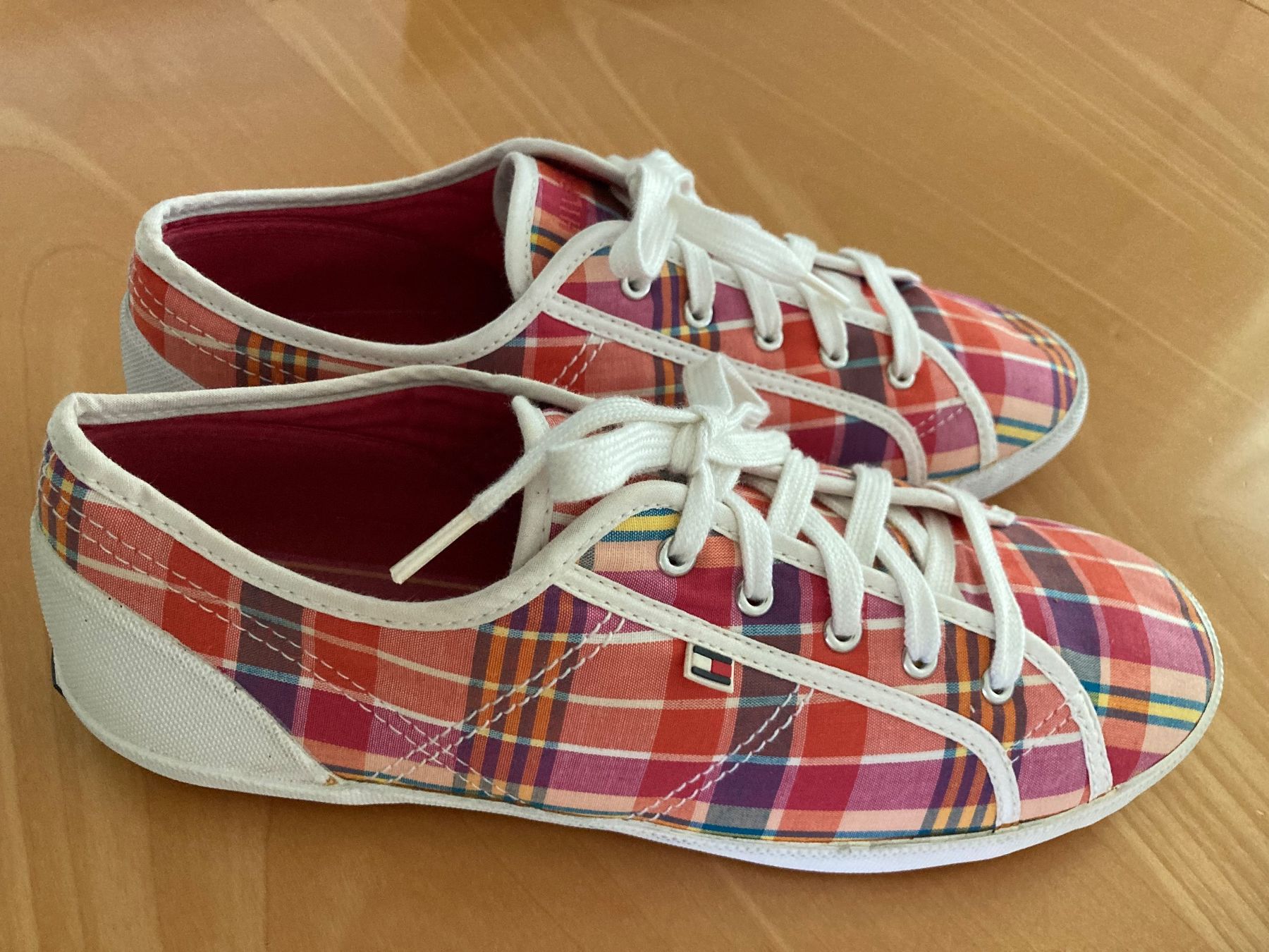 Tommy Hilfiger Damenschuhe: Sneakers Textil Tommy Hilfiger – Gebraucht aus Wittenbach von aha061 1