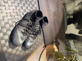 Nike Mercurial Fussballschuhe – Grösse 42.5