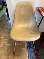 Eames Chairs Fiberglas 4 Stück beige Metallbeine