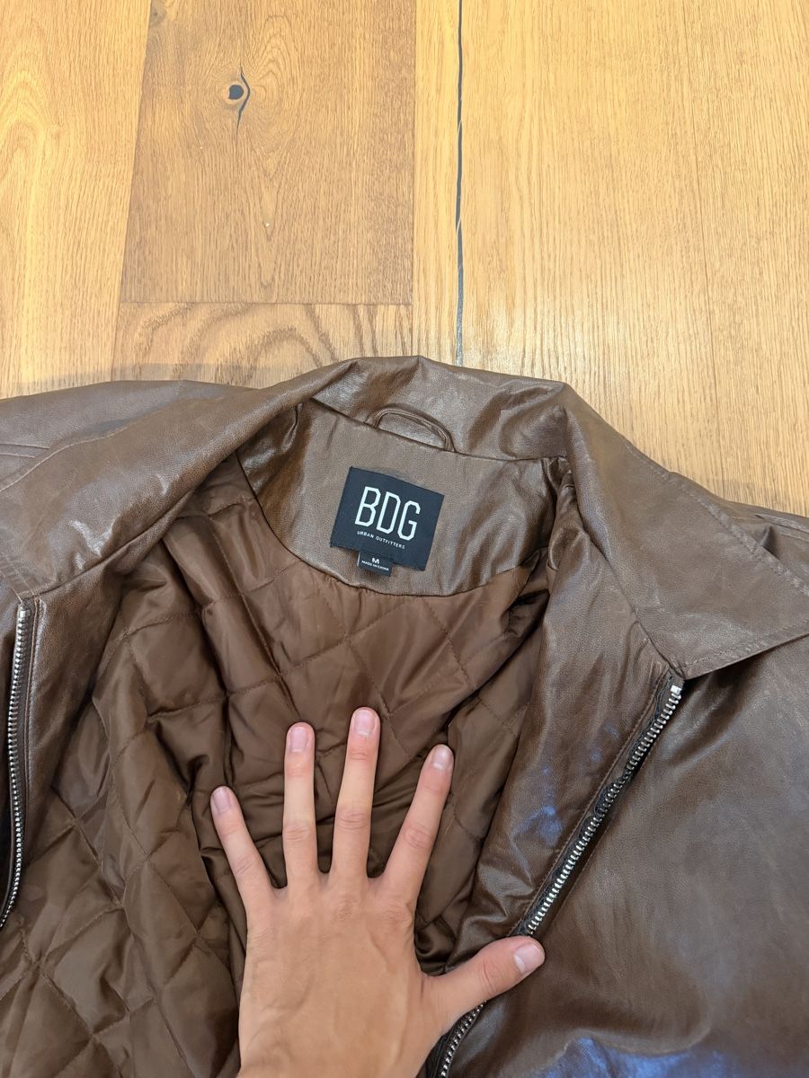Urban Outfitters Jacken: BDG Bomberjacke lederbraun Grösse M – Gebraucht aus Hünenberg See von jad_d6xp 2