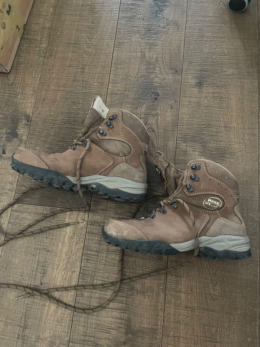 Meindl Scarpe da donna: Meindl Wanderschuhe Gr. 40.5 - UK7 - Top Zustand – Usato da Wollerau venduto da Poschro68 2